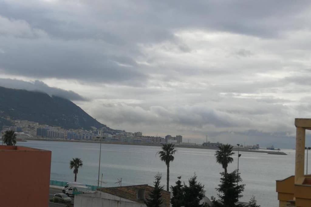 Duplex Con Vistas Al Mar Leilighet La Línea de la Concepción Eksteriør bilde